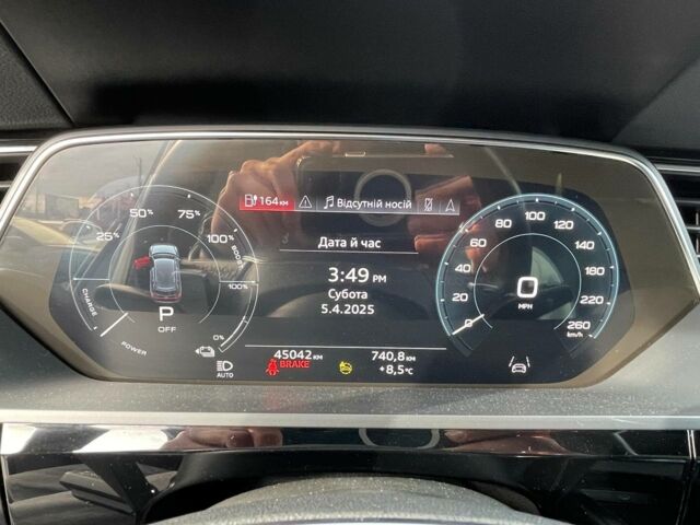 Білий Ауді E-Tron, об'ємом двигуна 0 л та пробігом 45 тис. км за 33000 $, фото 10 на Automoto.ua