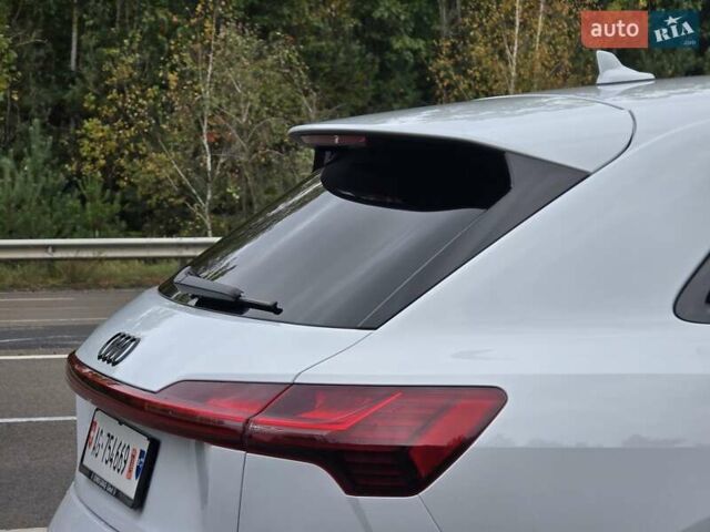 Белый Ауди E-Tron, объемом двигателя 0 л и пробегом 68 тыс. км за 39999 $, фото 28 на Automoto.ua