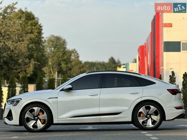 Белый Ауди E-Tron, объемом двигателя 0 л и пробегом 61 тыс. км за 42800 $, фото 2 на Automoto.ua