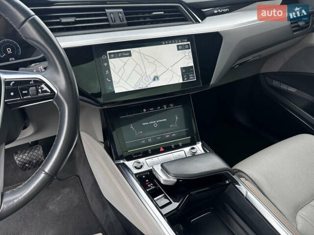 Белый Ауди E-Tron, объемом двигателя 0 л и пробегом 101 тыс. км за 38500 $, фото 21 на Automoto.ua