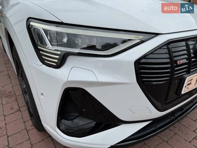 Белый Ауди E-Tron, объемом двигателя 0 л и пробегом 140 тыс. км за 31449 $, фото 68 на Automoto.ua
