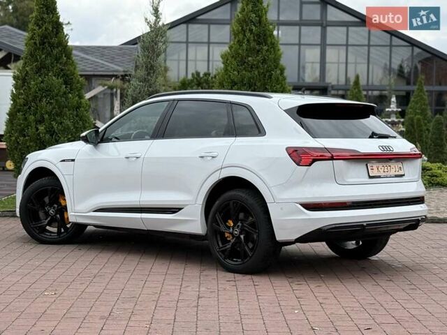 Белый Ауди E-Tron, объемом двигателя 0 л и пробегом 140 тыс. км за 31449 $, фото 47 на Automoto.ua