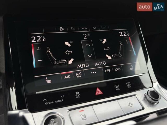 Белый Ауди E-Tron, объемом двигателя 0 л и пробегом 140 тыс. км за 31449 $, фото 111 на Automoto.ua