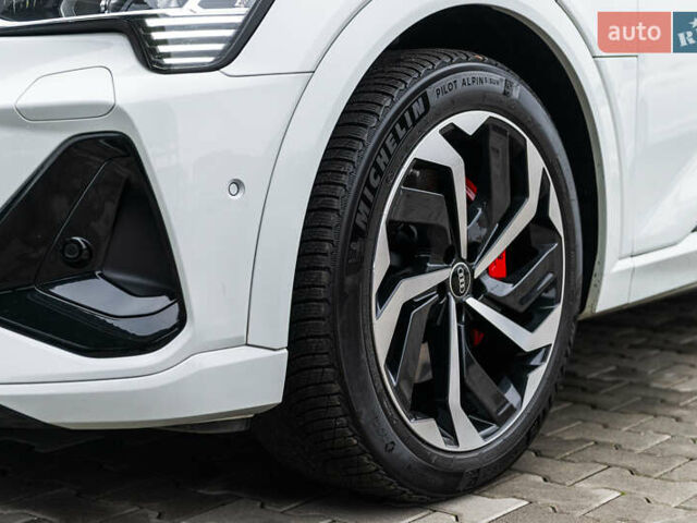 Білий Ауді E-Tron, об'ємом двигуна 0 л та пробігом 57 тис. км за 50555 $, фото 17 на Automoto.ua