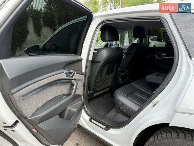 Білий Ауді E-Tron, об'ємом двигуна 0 л та пробігом 35 тис. км за 29999 $, фото 51 на Automoto.ua