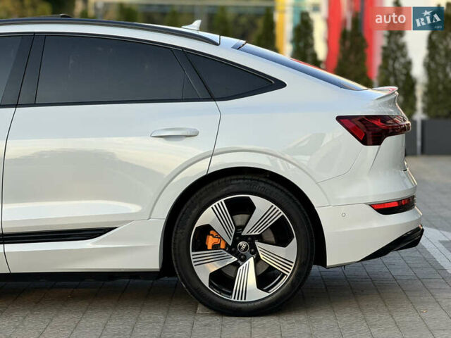 Белый Ауди E-Tron, объемом двигателя 0 л и пробегом 61 тыс. км за 42800 $, фото 11 на Automoto.ua