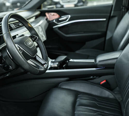 Белый Ауди E-Tron, объемом двигателя 0 л и пробегом 73 тыс. км за 46990 $, фото 22 на Automoto.ua