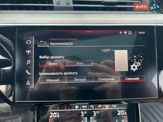 Білий Ауді E-Tron, об'ємом двигуна 0 л та пробігом 38 тис. км за 46000 $, фото 31 на Automoto.ua