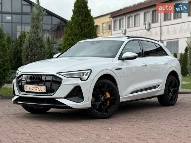 Белый Ауди E-Tron, объемом двигателя 0 л и пробегом 140 тыс. км за 31449 $, фото 3 на Automoto.ua