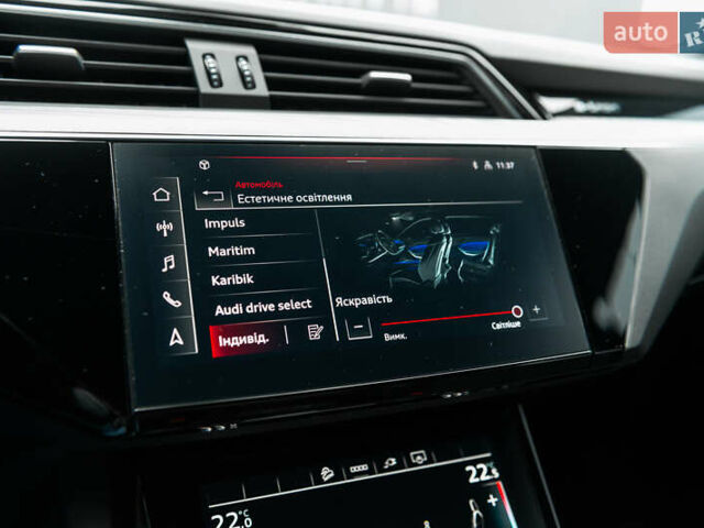 Білий Ауді E-Tron, об'ємом двигуна 0 л та пробігом 57 тис. км за 50555 $, фото 35 на Automoto.ua