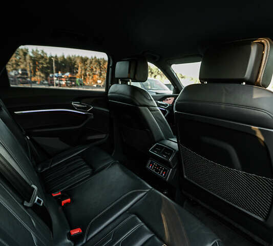 Белый Ауди E-Tron, объемом двигателя 0 л и пробегом 73 тыс. км за 46990 $, фото 51 на Automoto.ua