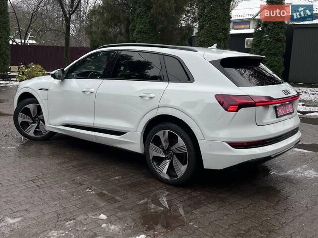 Білий Ауді E-Tron, об'ємом двигуна 0 л та пробігом 116 тис. км за 29750 $, фото 2 на Automoto.ua