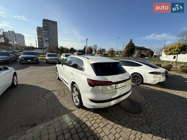 Ауді E-Tron 2021 у Львові на Automoto.ua Білий Ауді E-Tron, об'ємом двигуна 0 л та пробігом 38 тис. км за 32500 $, фото 4 на Automoto.ua
