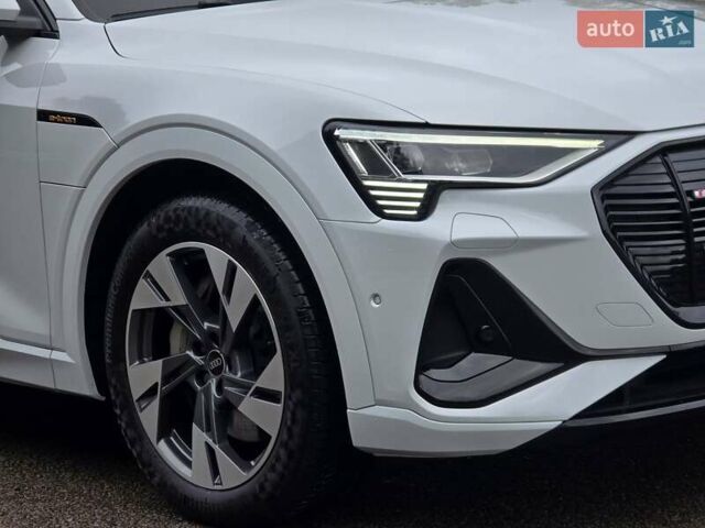 Белый Ауди E-Tron, объемом двигателя 0 л и пробегом 68 тыс. км за 39999 $, фото 17 на Automoto.ua