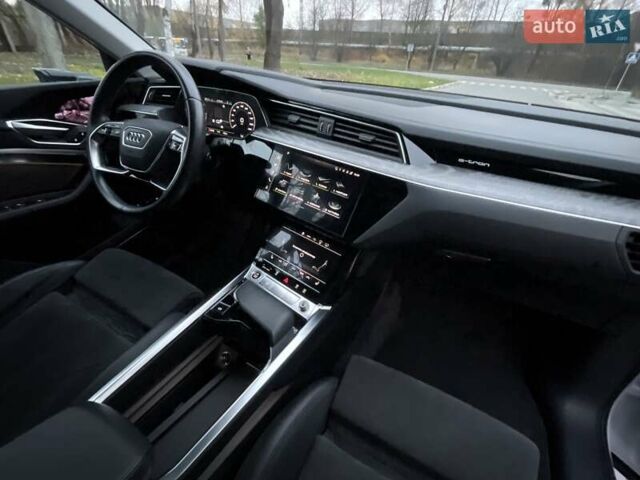 Білий Ауді E-Tron, об'ємом двигуна 0 л та пробігом 76 тис. км за 33600 $, фото 26 на Automoto.ua