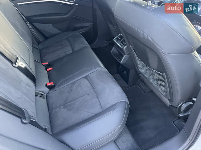 Белый Ауди E-Tron, объемом двигателя 0 л и пробегом 47 тыс. км за 34300 $, фото 14 на Automoto.ua