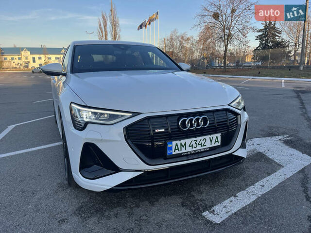 Белый Ауди E-Tron, объемом двигателя 0 л и пробегом 57 тыс. км за 32200 $, фото 1 на Automoto.ua
