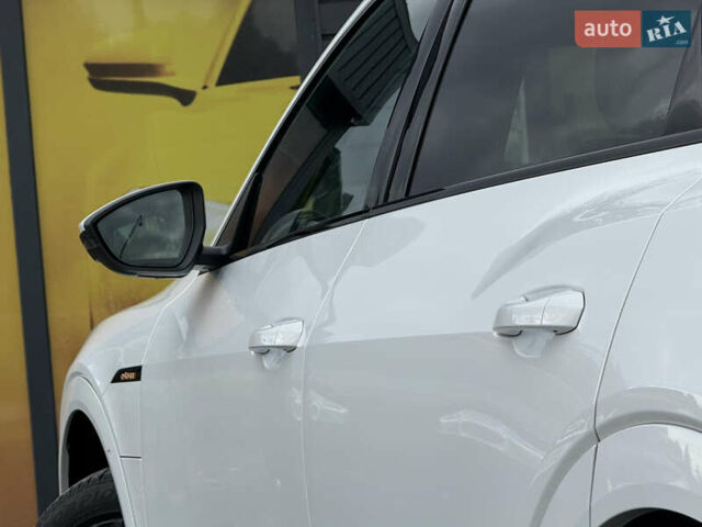 Белый Ауди E-Tron, объемом двигателя 0 л и пробегом 144 тыс. км за 29999 $, фото 24 на Automoto.ua