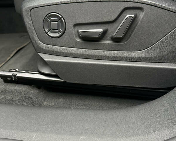 Белый Ауди E-Tron, объемом двигателя 0 л и пробегом 140 тыс. км за 33490 $, фото 31 на Automoto.ua