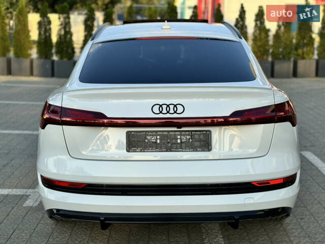 Белый Ауди E-Tron, объемом двигателя 0 л и пробегом 61 тыс. км за 42800 $, фото 7 на Automoto.ua