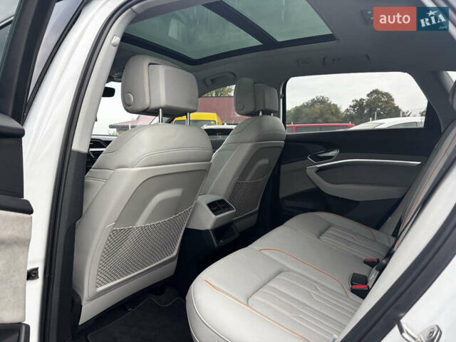 Белый Ауди E-Tron, объемом двигателя 0 л и пробегом 101 тыс. км за 38500 $, фото 33 на Automoto.ua