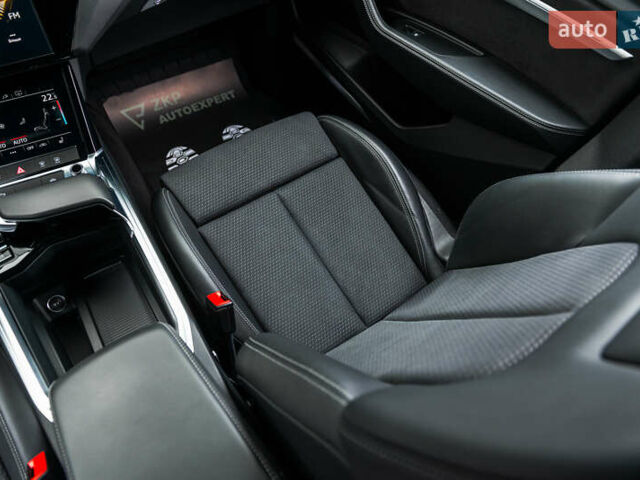 Білий Ауді E-Tron, об'ємом двигуна 0 л та пробігом 57 тис. км за 50555 $, фото 33 на Automoto.ua