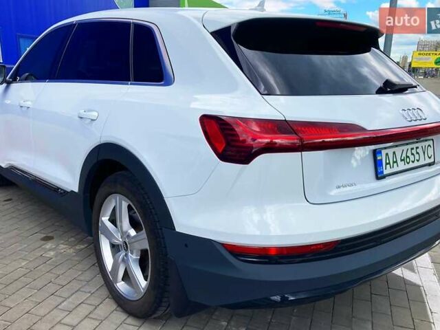 Белый Ауди E-Tron, объемом двигателя 0 л и пробегом 78 тыс. км за 29800 $, фото 3 на Automoto.ua