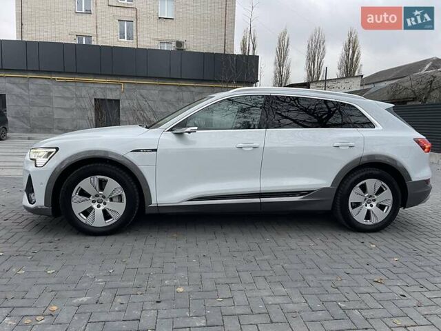 Білий Ауді E-Tron, об'ємом двигуна 0 л та пробігом 76 тис. км за 33600 $, фото 5 на Automoto.ua