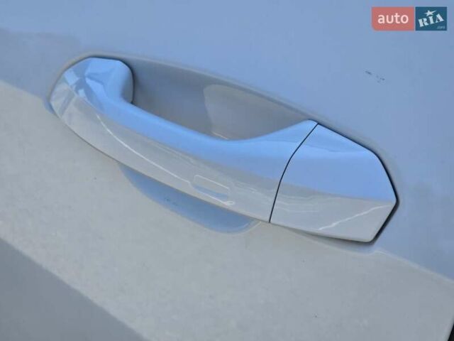 Белый Ауди E-Tron, объемом двигателя 0 л и пробегом 53 тыс. км за 44999 $, фото 42 на Automoto.ua