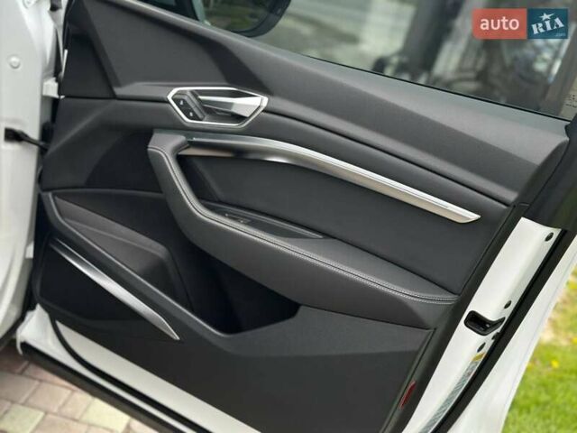 Ауди E-Tron 2021 в Бучаче на Automoto.ua Белый Ауди E-Tron, объемом двигателя 0 л и пробегом 63 тыс. км за 34500 $, фото 50 на Automoto.ua