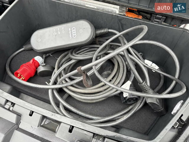 Білий Ауді E-Tron, об'ємом двигуна 0 л та пробігом 69 тис. км за 31500 $, фото 18 на Automoto.ua