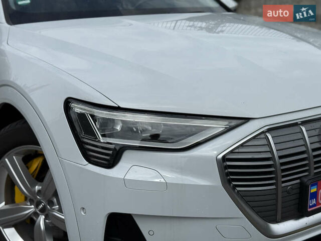 Білий Ауді E-Tron, об'ємом двигуна 0 л та пробігом 35 тис. км за 29999 $, фото 14 на Automoto.ua