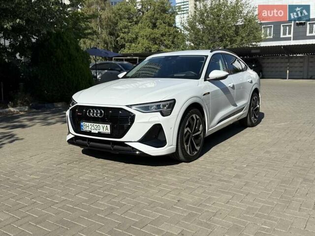 Білий Ауді E-Tron, об'ємом двигуна 0 л та пробігом 16 тис. км за 44900 $, фото 4 на Automoto.ua