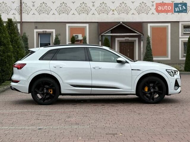 Белый Ауди E-Tron, объемом двигателя 0 л и пробегом 140 тыс. км за 31449 $, фото 72 на Automoto.ua