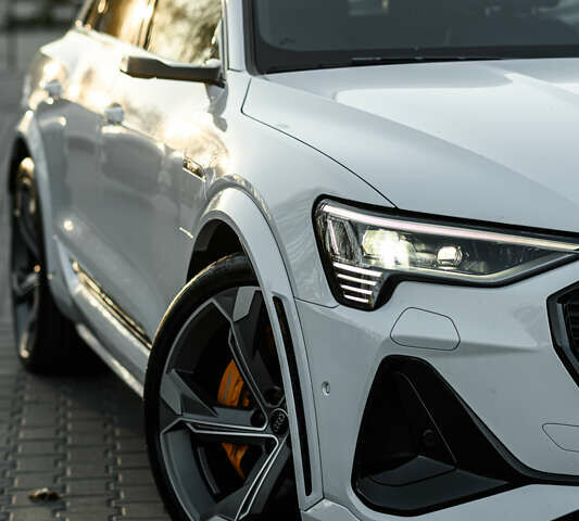 Белый Ауди E-Tron, объемом двигателя 0 л и пробегом 73 тыс. км за 46990 $, фото 11 на Automoto.ua