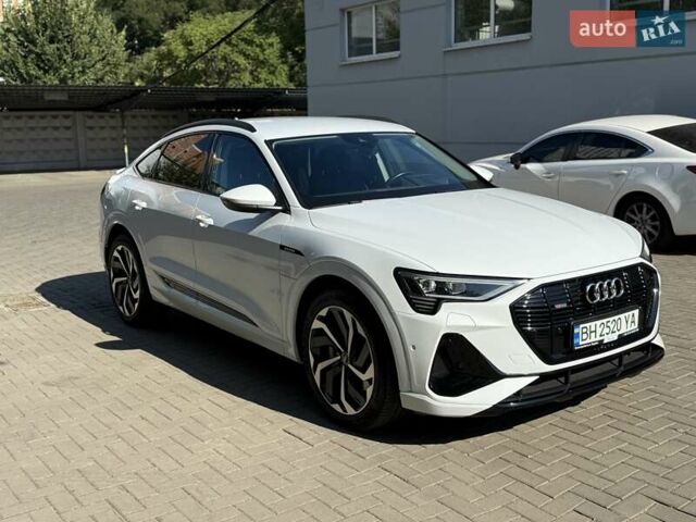 Білий Ауді E-Tron, об'ємом двигуна 0 л та пробігом 16 тис. км за 44900 $, фото 2 на Automoto.ua