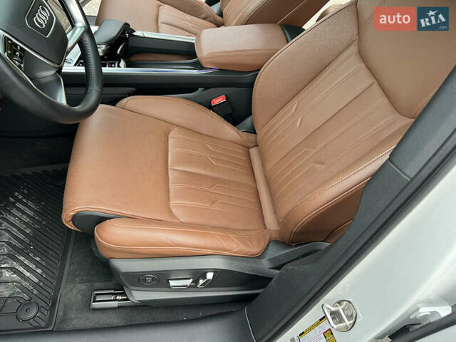 Білий Ауді E-Tron, об'ємом двигуна 0 л та пробігом 38 тис. км за 46000 $, фото 13 на Automoto.ua