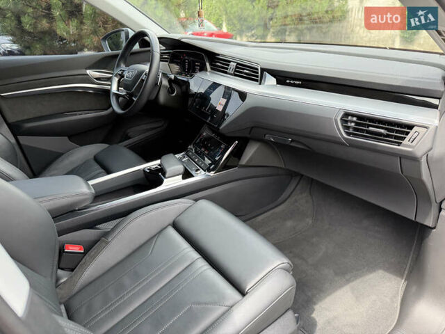 Білий Ауді E-Tron, об'ємом двигуна 0 л та пробігом 35 тис. км за 29999 $, фото 30 на Automoto.ua