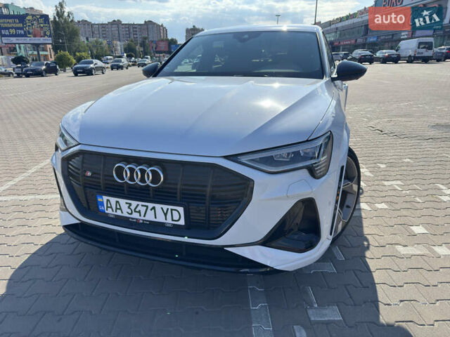 Белый Ауди E-Tron, объемом двигателя 0 л и пробегом 62 тыс. км за 48100 $, фото 12 на Automoto.ua