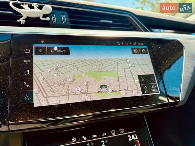 Білий Ауді E-Tron, об'ємом двигуна 0 л та пробігом 16 тис. км за 44900 $, фото 18 на Automoto.ua