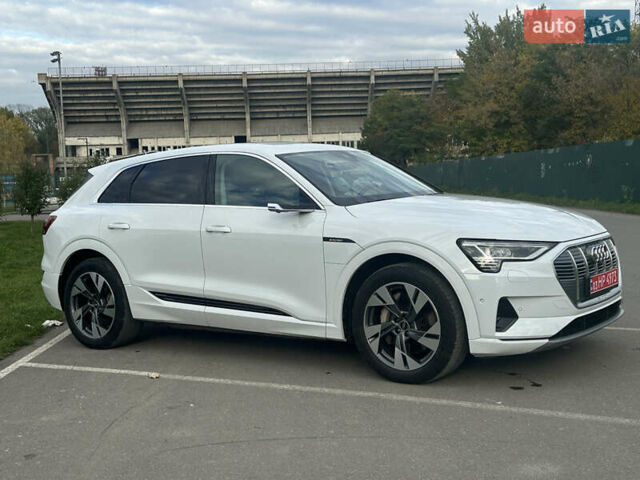Белый Ауди E-Tron, объемом двигателя 0 л и пробегом 125 тыс. км за 32222 $, фото 4 на Automoto.ua
