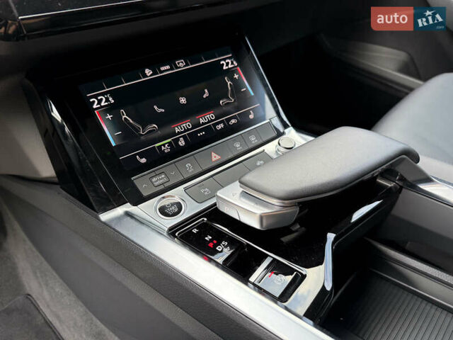 Білий Ауді E-Tron, об'ємом двигуна 0 л та пробігом 35 тис. км за 29999 $, фото 65 на Automoto.ua