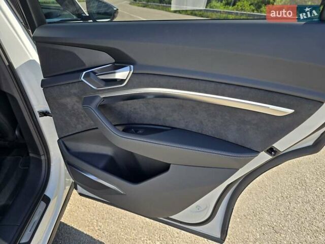 Белый Ауди E-Tron, объемом двигателя 0 л и пробегом 53 тыс. км за 44999 $, фото 60 на Automoto.ua