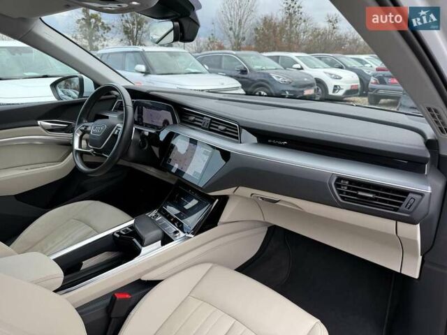 Белый Ауди E-Tron, объемом двигателя 0 л и пробегом 82 тыс. км за 38400 $, фото 124 на Automoto.ua