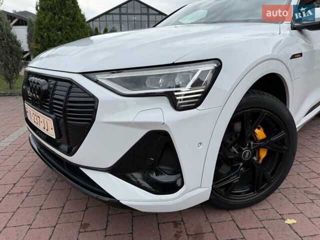 Белый Ауди E-Tron, объемом двигателя 0 л и пробегом 140 тыс. км за 31449 $, фото 8 на Automoto.ua