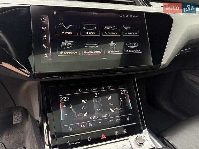 Белый Ауди E-Tron, объемом двигателя 0 л и пробегом 140 тыс. км за 31449 $, фото 108 на Automoto.ua