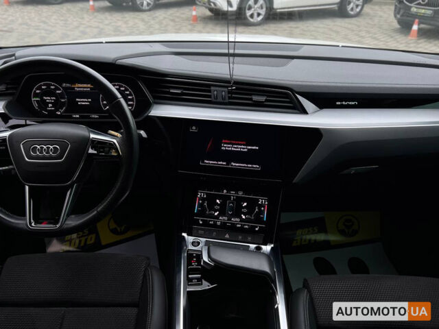 Белый Ауди E-Tron, объемом двигателя 50 л и пробегом 42 тыс. км за 43300 $, фото 16 на Automoto.ua