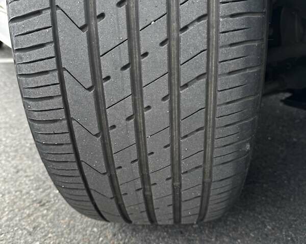 Белый Ауди E-Tron, объемом двигателя 0 л и пробегом 62 тыс. км за 48100 $, фото 53 на Automoto.ua