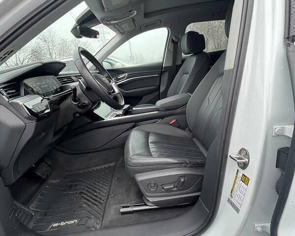 Белый Ауди E-Tron, объемом двигателя 0 л и пробегом 29 тыс. км за 31900 $, фото 16 на Automoto.ua