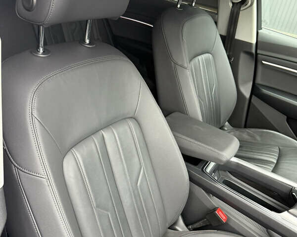 Белый Ауди E-Tron, объемом двигателя 0 л и пробегом 140 тыс. км за 33490 $, фото 44 на Automoto.ua